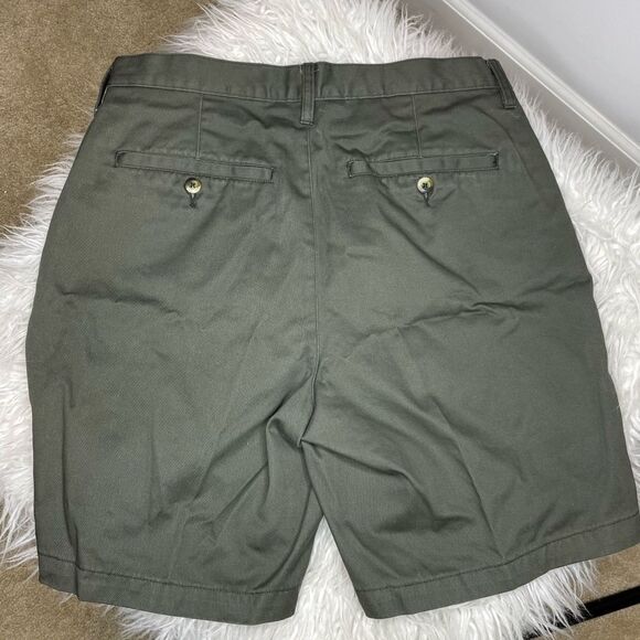 Basic Editions- Green Dress Shorts - Picture 4 of 6